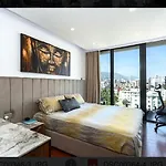 Kyrenia Classy Residence, Parking, Walkable To The Old Harbour, Bank Payment, Revolut & Paypal Accepted -super Fast Wifi Apartament *