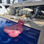 Kyrenia Classy Residence, Parking, Walkable To The Old Harbour, Bank Payment, Revolut & Paypal Accepted -super Fast Wifi Kirenia