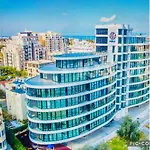 Kyrenia Classy Residence, Parking, Walkable To The Old Harbour, Bank Payment, Revolut & Paypal Accepted -super Fast Wifi