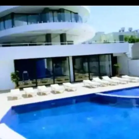 Classy Escape Girne Central,high Speed Wifi Sea Views Eylenja