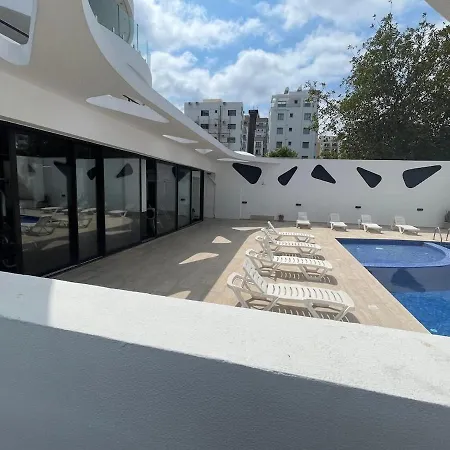 Kyrenia Classy Residence, Private Parking, Walk To Old Harbour, Bank Payment, Revolut & Paypal Accepted -super Fast Wifi-lgbtq Welcome, Ranked As Superhost Of Kyrenia-housekeeping Included With Classy Escape Apartament *