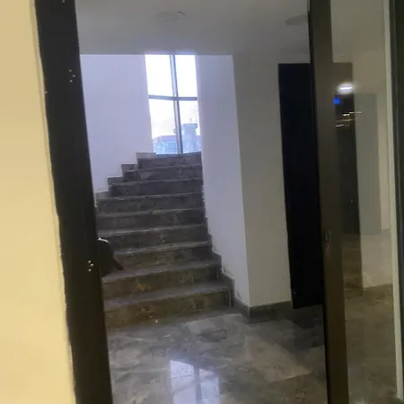 Kyrenia Classy Residence, Parking, Walkable To The Old Harbour, Bank Payment, Revolut & Paypal Accepted -super Fast Wifi 아파트