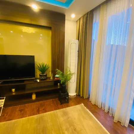Kyrenia Classy Residence, Parking, Walkable To The Old Harbour, Bank Payment, Revolut & Paypal Accepted -super Fast Wifi 아파트 *