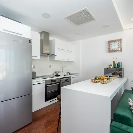Classy Escape Girne Central,high Speed Wifi Sea Views Apartment *