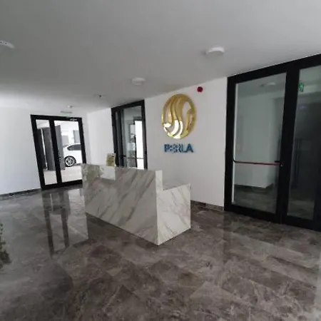 Classy Kyrenia City Central Residence With Bistro Balcony Secure Private Parking, 5 Minute Walk To Grand Opera Casino, Swimming Pool Super Fast Wifi-Ranked As Superhost Of Kyrenia-Housekeeping Included With Classy Escape *