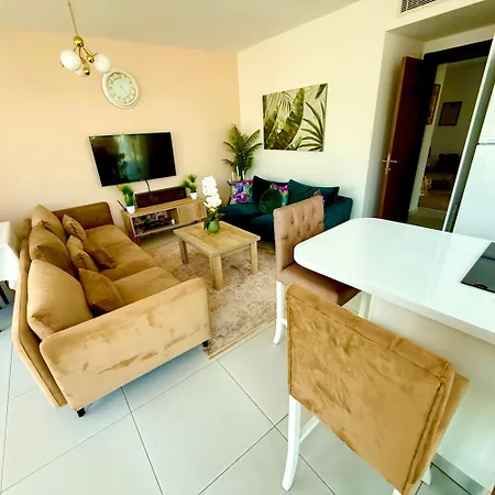 Апартаменты Classy Escape Central,high Speed Wifi Sea Views Кирения