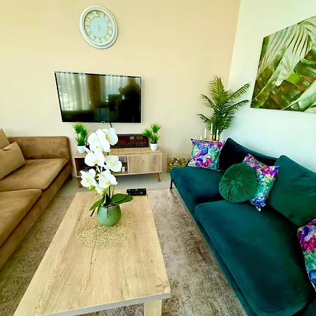 Classy Escape Central,high Speed Wifi Sea Views Appartement *