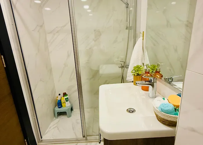 Classy Escape Residence, Private Allocated Parking, Kyrenia City, Walkable To The Old Harbour, 5 Minutes To Grand Pasha Casino -super Fast Wifi * キレニア