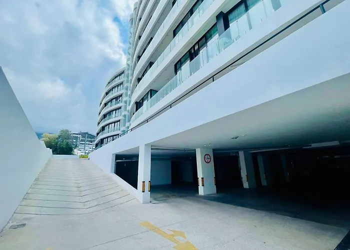 Classy Escape Residence, Private Allocated Parking, Kyrenia City, Walkable To The Old Harbour, 5 Minutes To Grand Pasha Casino -super Fast Wifi キレニア