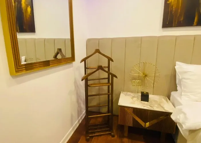 Classy Escape Residence, Private Allocated Parking, Kyrenia City, Walkable To The Old Harbour, 5 Minutes To Grand Pasha Casino -super Fast Wifi