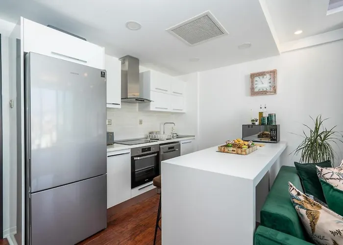 Classy Escape Residence, Private Allocated Parking, Kyrenia City, Walkable To The Old Harbour, 5 Minutes To Grand Pasha Casino -super Fast Wifi アパート *