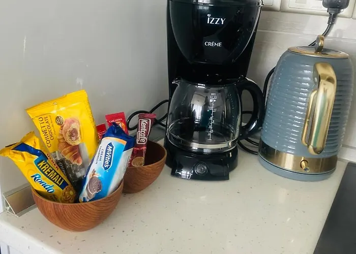 Classy Escape Residence, Private Allocated Parking, Kyrenia City, Walkable To The Old Harbour, 5 Minutes To Grand Pasha Casino -super Fast Wifi キレニア