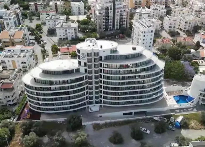 Classy Escape Residence, Private Allocated Parking, Kyrenia City, Walkable To The Old Harbour, 5 Minutes To Grand Pasha Casino -super Fast Wifi キレニア