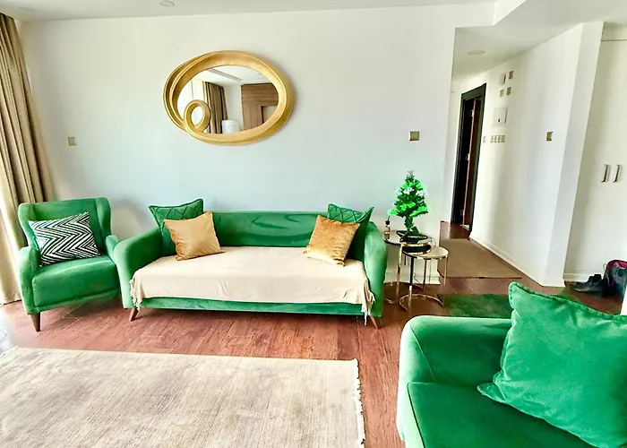 Classy Escape Residence, Private Allocated Parking, Kyrenia City, Walkable To The Old Harbour, 5 Minutes To Grand Pasha Casino -super Fast Wifi アパート キレニア