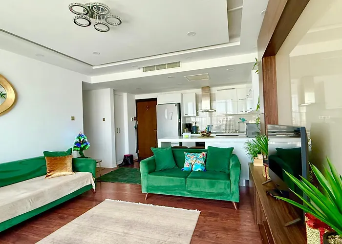 Classy Escape Residence, Private Allocated Parking, Kyrenia City, Walkable To The Old Harbour, 5 Minutes To Grand Pasha Casino -super Fast Wifi * キレニア