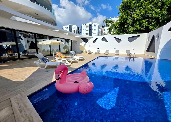 Classy Escape Residence, Private Allocated Parking, Kyrenia City, Walkable To The Old Harbour, 5 Minutes To Grand Pasha Casino -super Fast Wifi アパート *