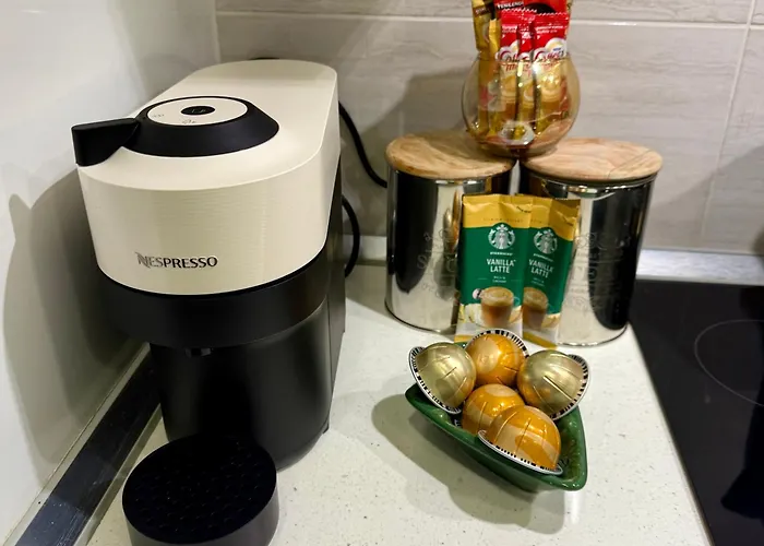 Classy Escape Residence, Private Allocated Parking, Kyrenia City, Walkable To The Old Harbour, 5 Minutes To Grand Pasha Casino -super Fast Wifi * キレニア