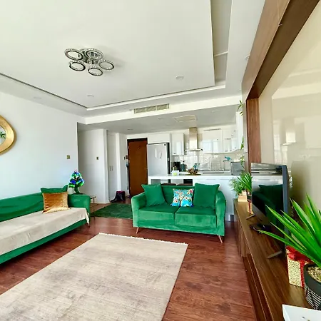 Classy Escape Residence, Private Allocated Parking, Kyrenia City, Walkable To The Old Harbour, 5 Minutes To Grand Pasha Casino -super Fast Wifi * Kyrenia (Northern Cyprus)