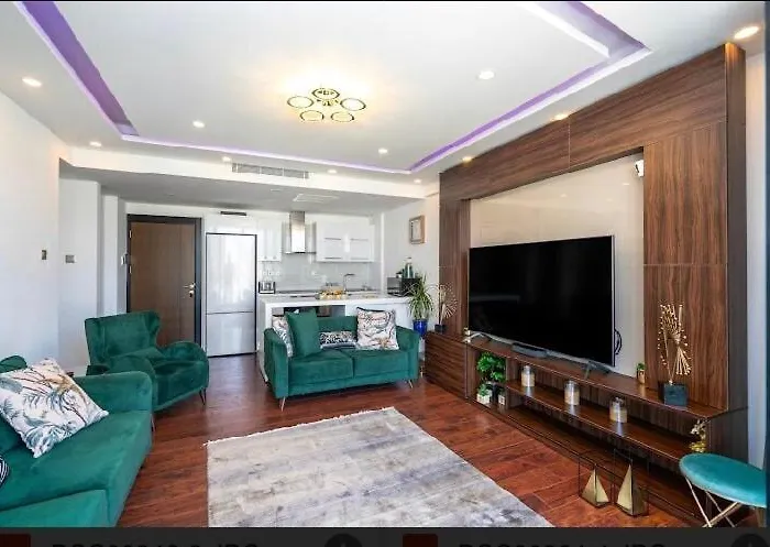 Apartamento Classy Escape Residence, Private Allocated Parking, Kyrenia City, Walkable To The Old Harbour, 5 Minutes To Grand Pasha Casino -super Fast Wifi *