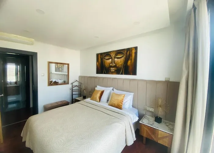 Classy Escape Residence, Private Allocated Parking, Kyrenia City, Walkable To The Old Harbour, 5 Minutes To Grand Pasha Casino -super Fast Wifi * Kyrenia (Northern Cyprus)