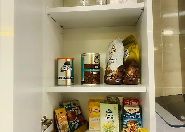 Classy Escape Residence, Private Allocated Parking, Kyrenia City, Walkable To The Old Harbour, 5 Minutes To Grand Pasha Casino -super Fast Wifi * Kyrenia (Northern Cyprus)