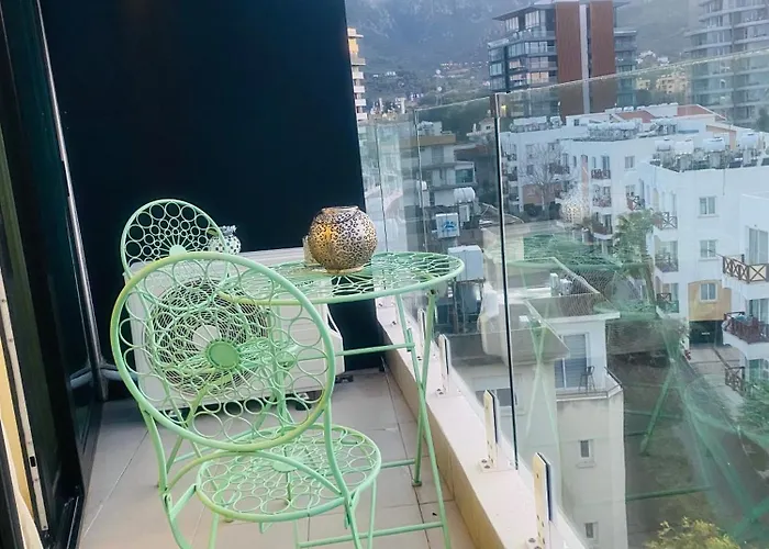 Classy Escape Residence, Private Allocated Parking, Kyrenia City, Walkable To The Old Harbour, 5 Minutes To Grand Pasha Casino -super Fast Wifi *