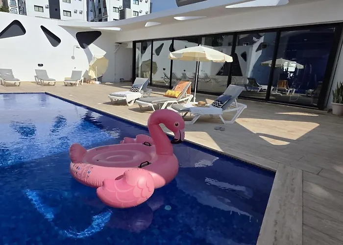 Classy Escape Residence, Private Allocated Parking, Kyrenia City, Walkable To The Old Harbour, 5 Minutes To Grand Pasha Casino -super Fast Wifi Kyrenia (Northern Cyprus)